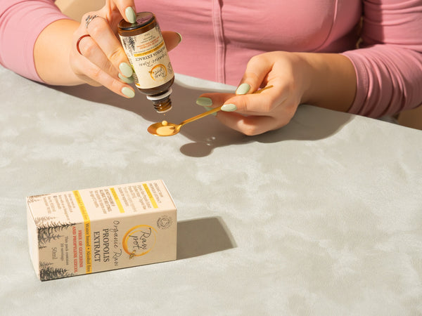 Organic Raw Propolis Extract image 3
