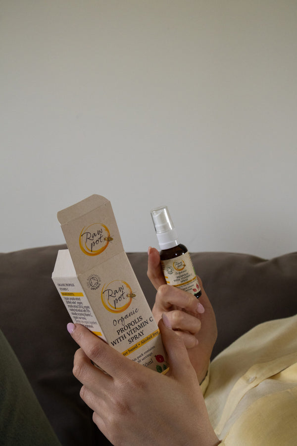 Organic Propolis With Vitamin C From Rosehips image 4